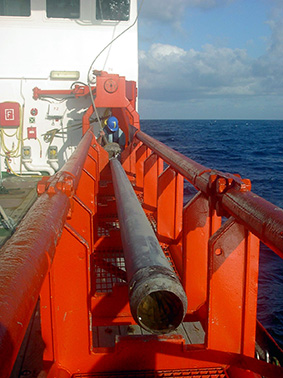 Sediment core driller on the research vessel „Sonne“ | Photo: Tim Jennerjahn, ZMT