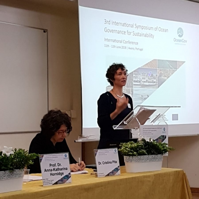 Professorin Anna-Katharina Horndige auf Symposium „Ocean Governance for Sustainability“ in Portugal
