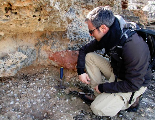 Alessio Rovere at fieldwork (Photo: ZMT)