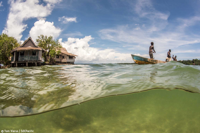 Artisanal fishing in Fiji  | Photo: Tom Vierus