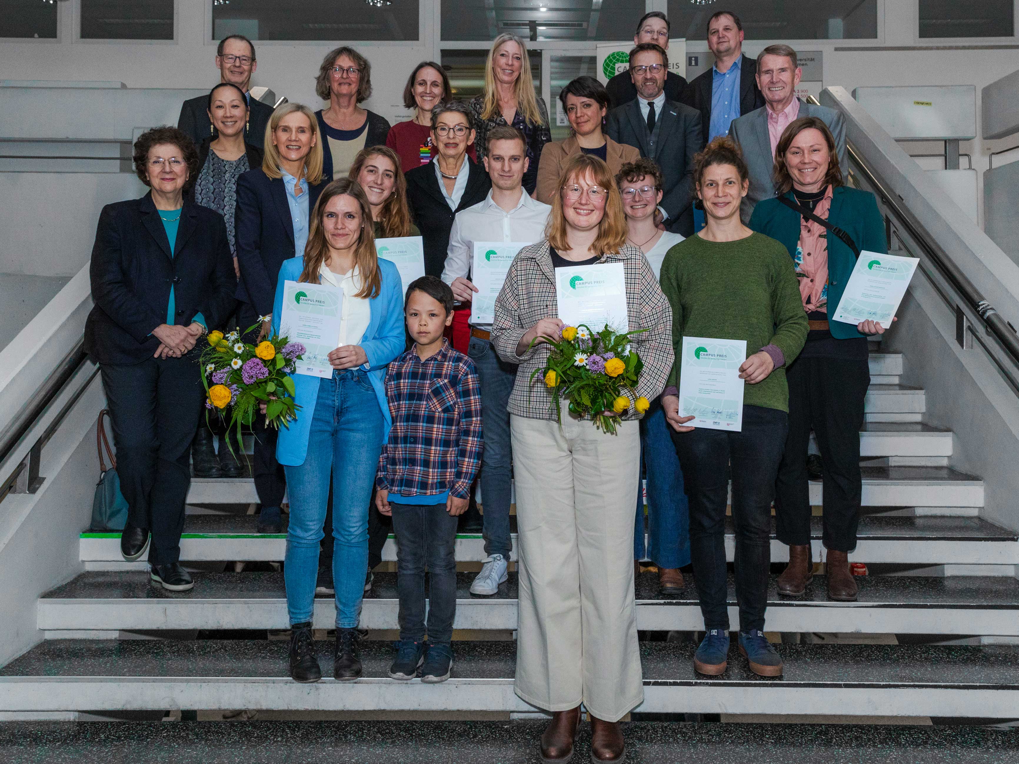 Campus Preis Gruppenbild Jury Nominierte Preistragerinnen Organisatoren