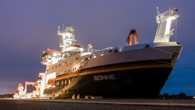 Research Vessel Sonne | Photo: Solvin Zankl