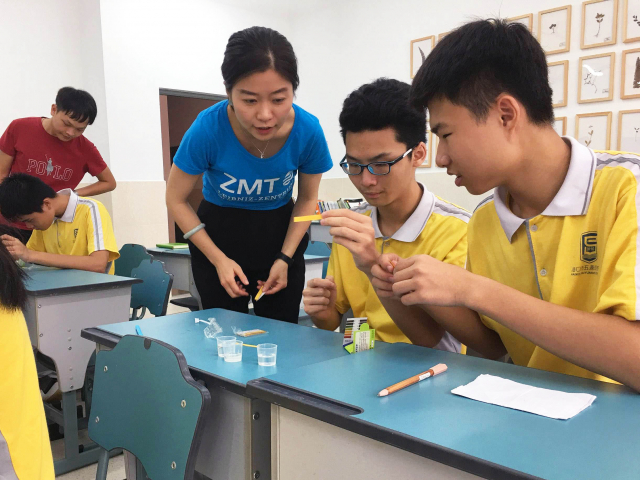 Schulveranstaltung des TICAS-Projekts (Foto: Hainan Squirrel School)