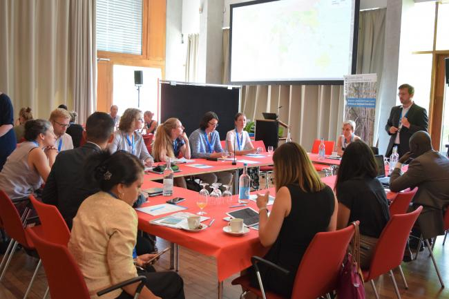 Interessenvertreterinnen und -vertreter  aus den Bereichen Wissenschaft, Wirtschaft, Gesellschaft und der Politik nahmen an dem Event teil | Foto: Eike Strubelt