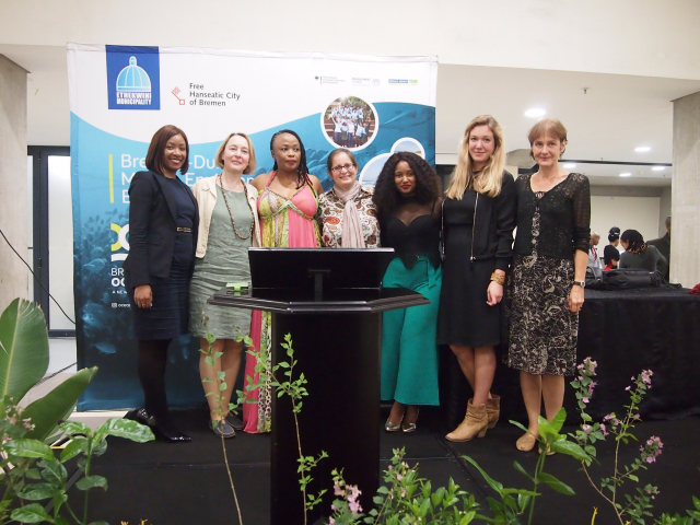 2.	Group photo, from left to right: Zama Khuzwayo (eThekwini Municipality), Silke Goethe (EZ Bremen), Chumisa Thengwa (eThekwini Municipality), Dr. Shazia Aziz Wülbers (EZ Bremen), Nokuphila Buthelezi (eThekwini Municipality), Hannah Jansen (ZMT), Isabell Müller (SKB Bremen)