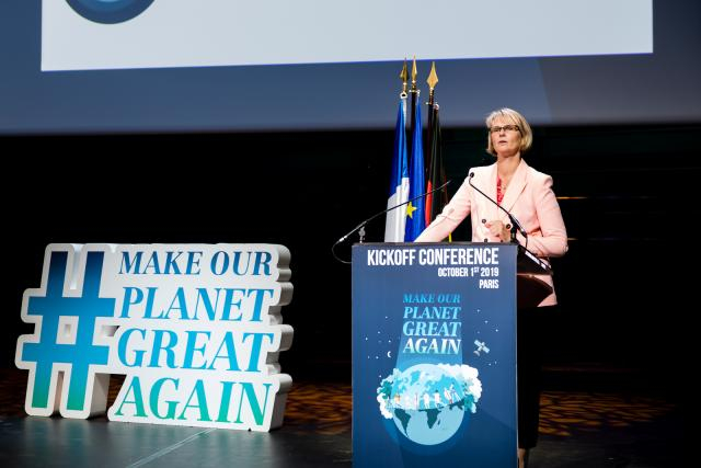 Bundesforschungsministerin Anja Karliczek auf der Kick-Off-Konferenz zu MOPGA in Paris | KONRAD