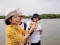 Dr. Jialin Zhang from ZMT explaining how to distinguish two main seagrass species | Photo: Chunxia Jiang, Hainan University