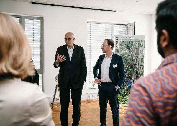 7 Besuch des Bremer Buergermeisters Andreas Bovenschulte am ZMT web 7 Besuch des Bremer Buergermeisters Andreas Bovenschulte am ZMT web