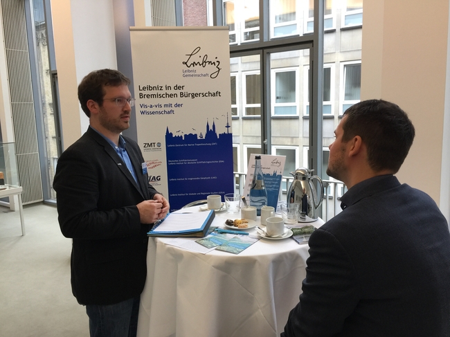 Wissenschaftlerinnen und Wissenschaftler der Leibniz-Institute aus Bremen, Hamburg und Niedersachsen tauschen sich mit den Abgeordneten des Bremer Landesparlaments aus | Foto: A. Daschner, ZMT
